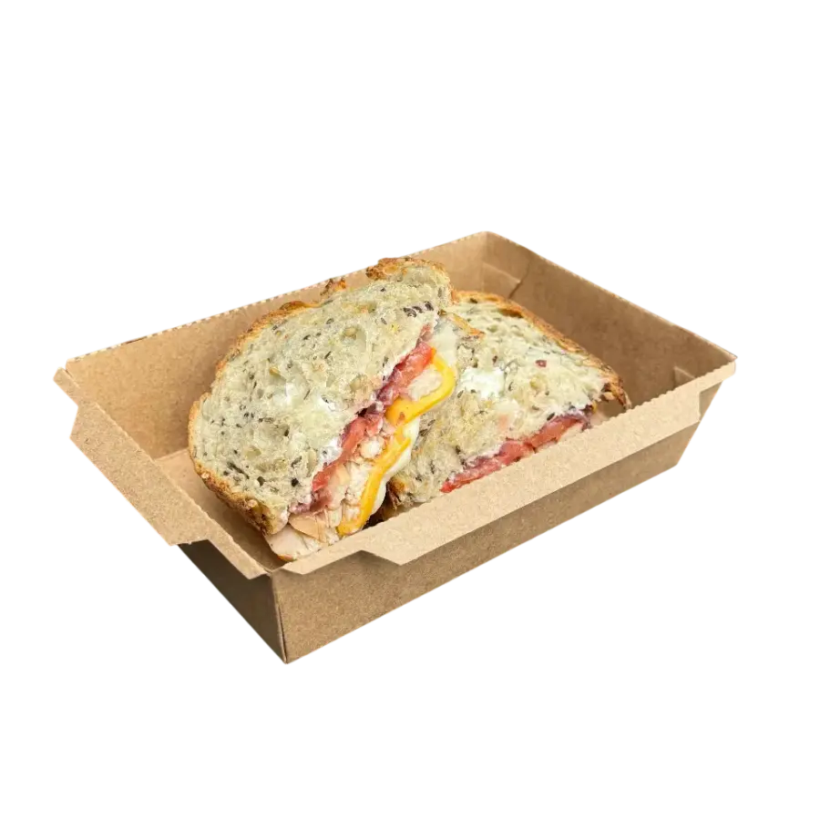 Сендвіч з куркою та карамелізованою цибулею